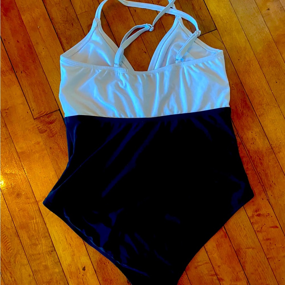 Womans Swimsuit Kona Sol white black one piece sz Large, 10-12
